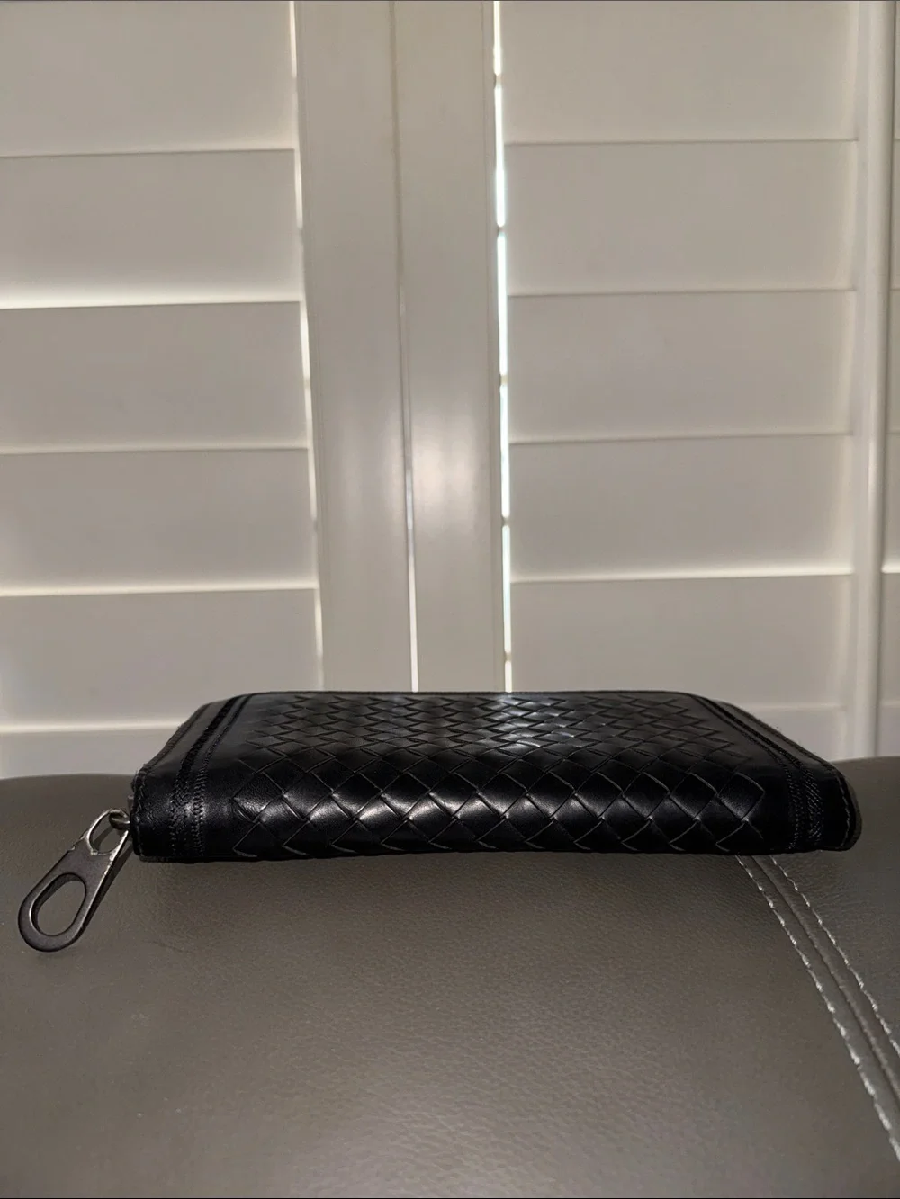 Bottega Veneta Black Woven Leather Zip Wallet EUC w/ COA ✨Full Inclusion❣️
